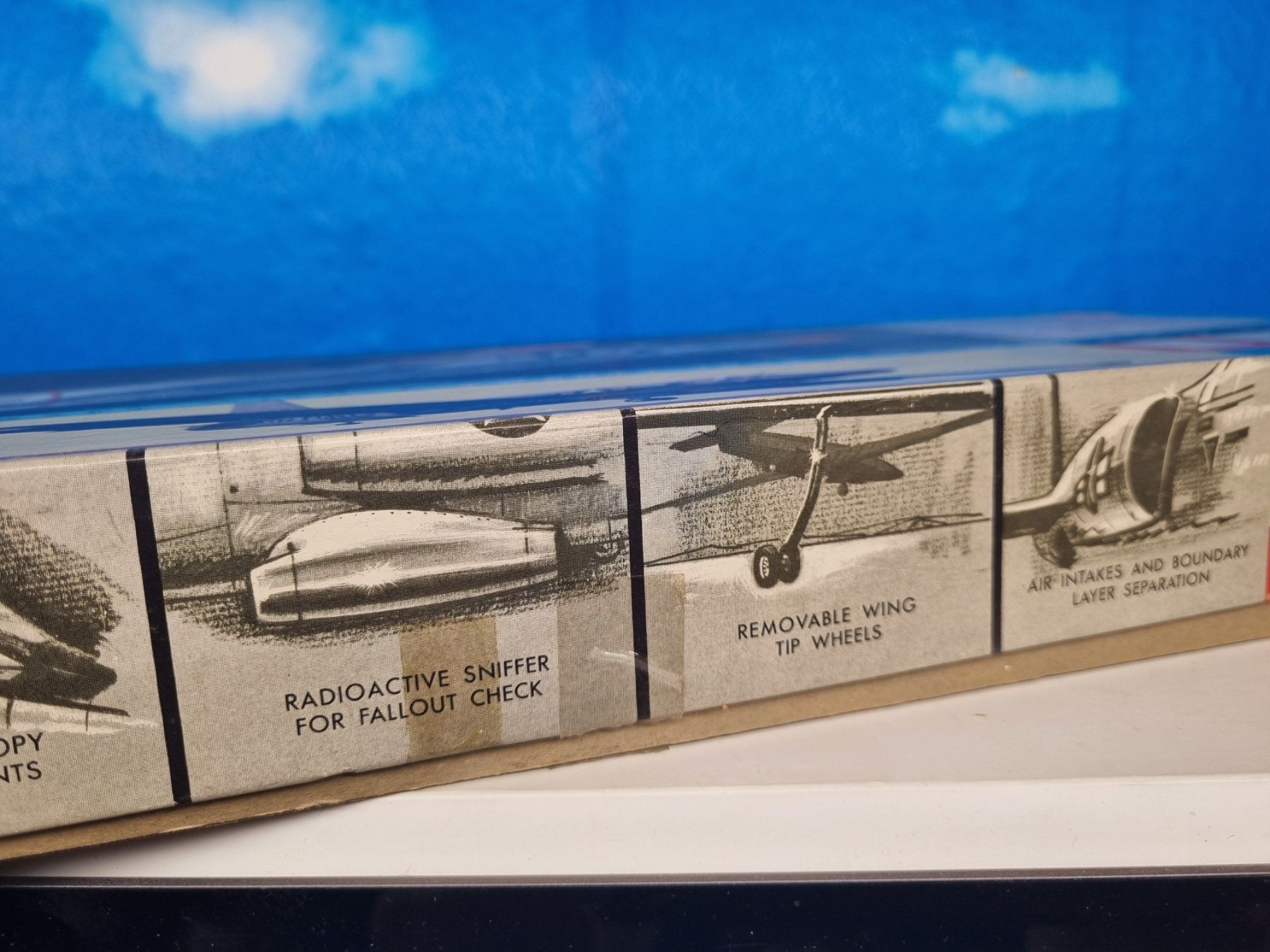 Lockheed Kit di modellismo & Modellini statici: LOCKHEED U-2 HAWK 1:72 CHROM – Usato da Männedorf venduto da Modell-Spezialisten 4