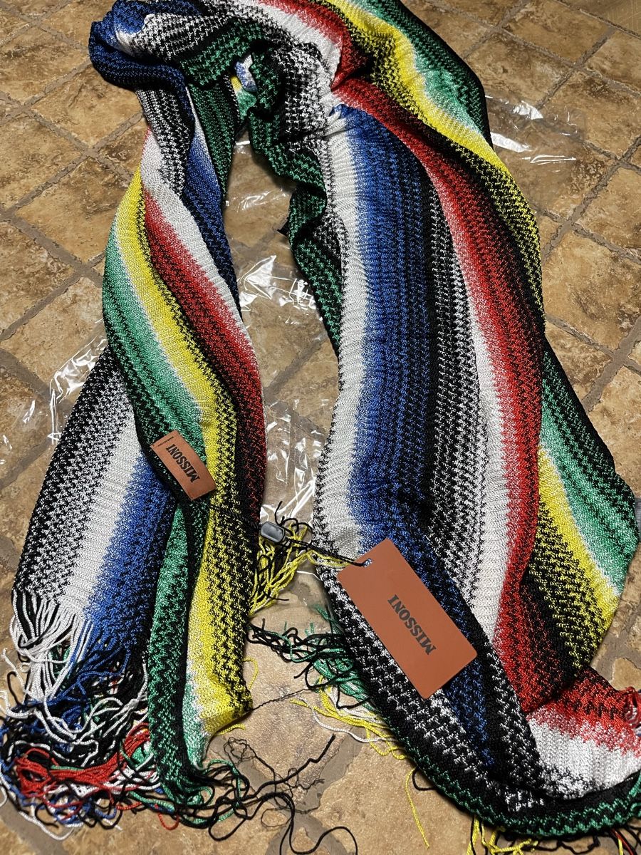 Missoni Foulard & Sciarpe: Chic Sciarpa Missoni originale,nuova -etichetta,multicolore – Nuovo e nell'imballaggio originale da Gordevio venduto da LanaZimm 4