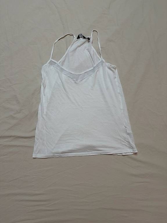 Tops: Débardeur blanc - Taille M - 4 CHF – Gebraucht aus Villeneuve VD von car_bf9k 1