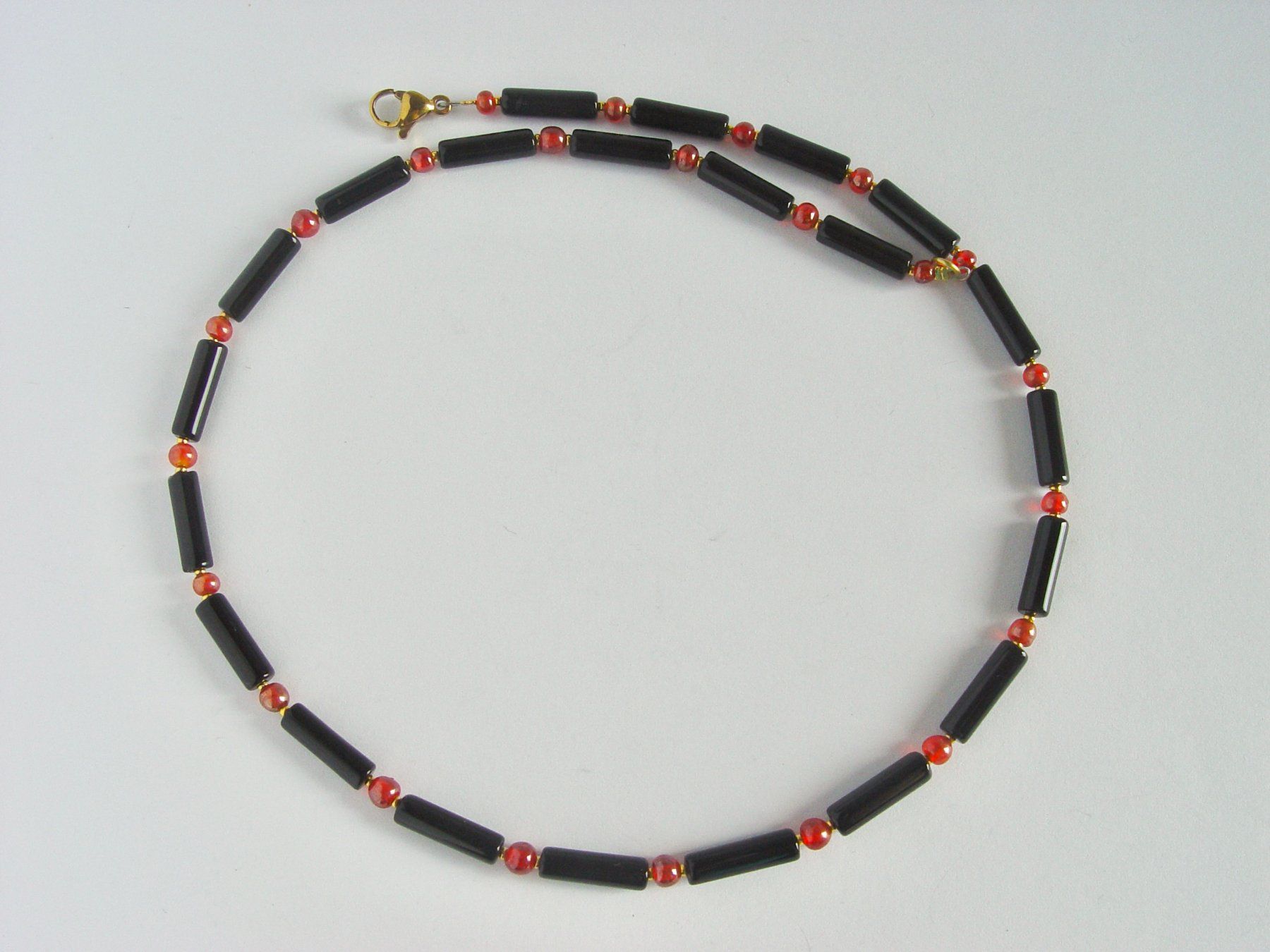 Catenine: Onyx Stab-Perlen mit rotem Glas – Nuovo (secondo la descrizione) da Henggart venduto da elsternwerk 2