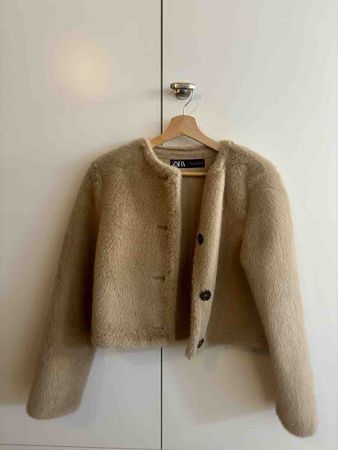 Zara Jacke Kunstfell beige Grösse S neuwertig