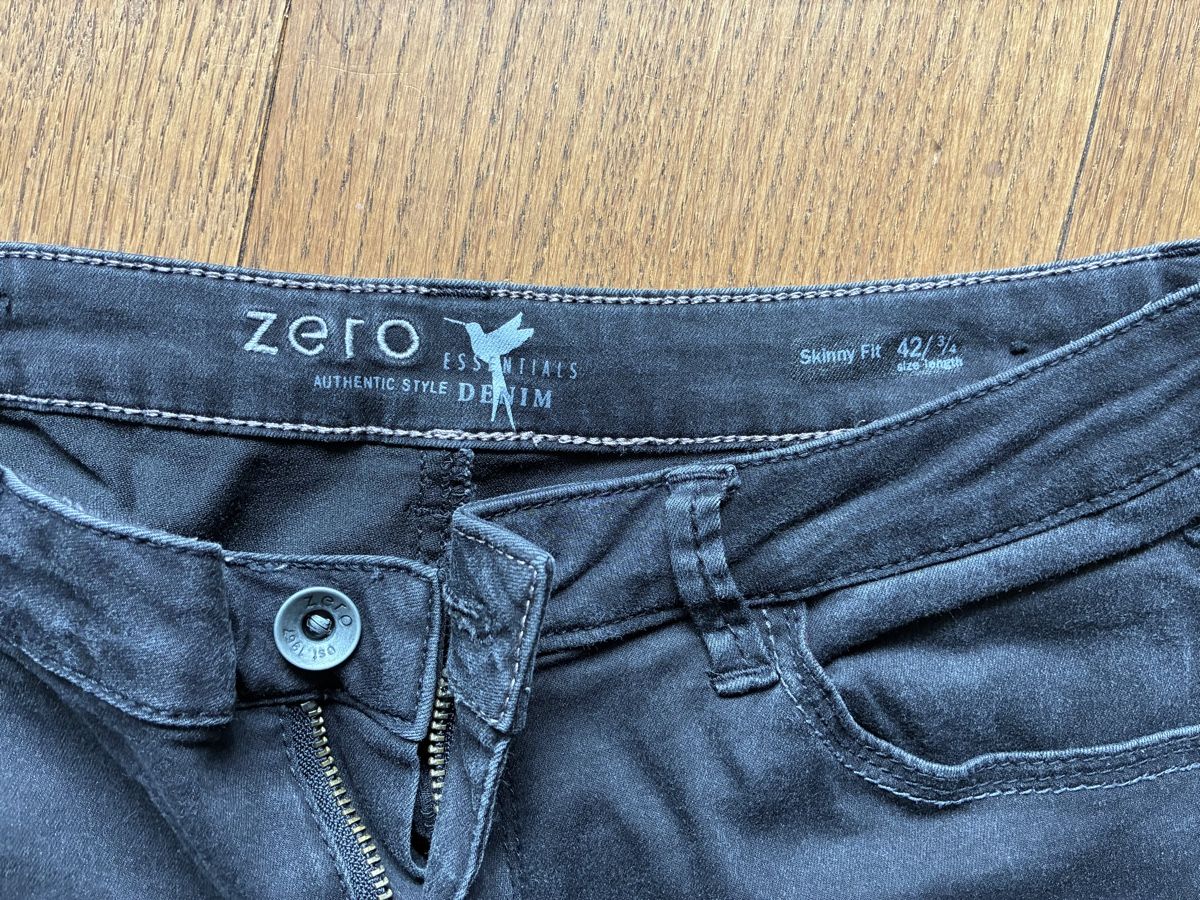 Jeans: ZERO Jeans, dunkle Waschung, Gr. 42 – Usato da Sursee venduto da Vogi68 1