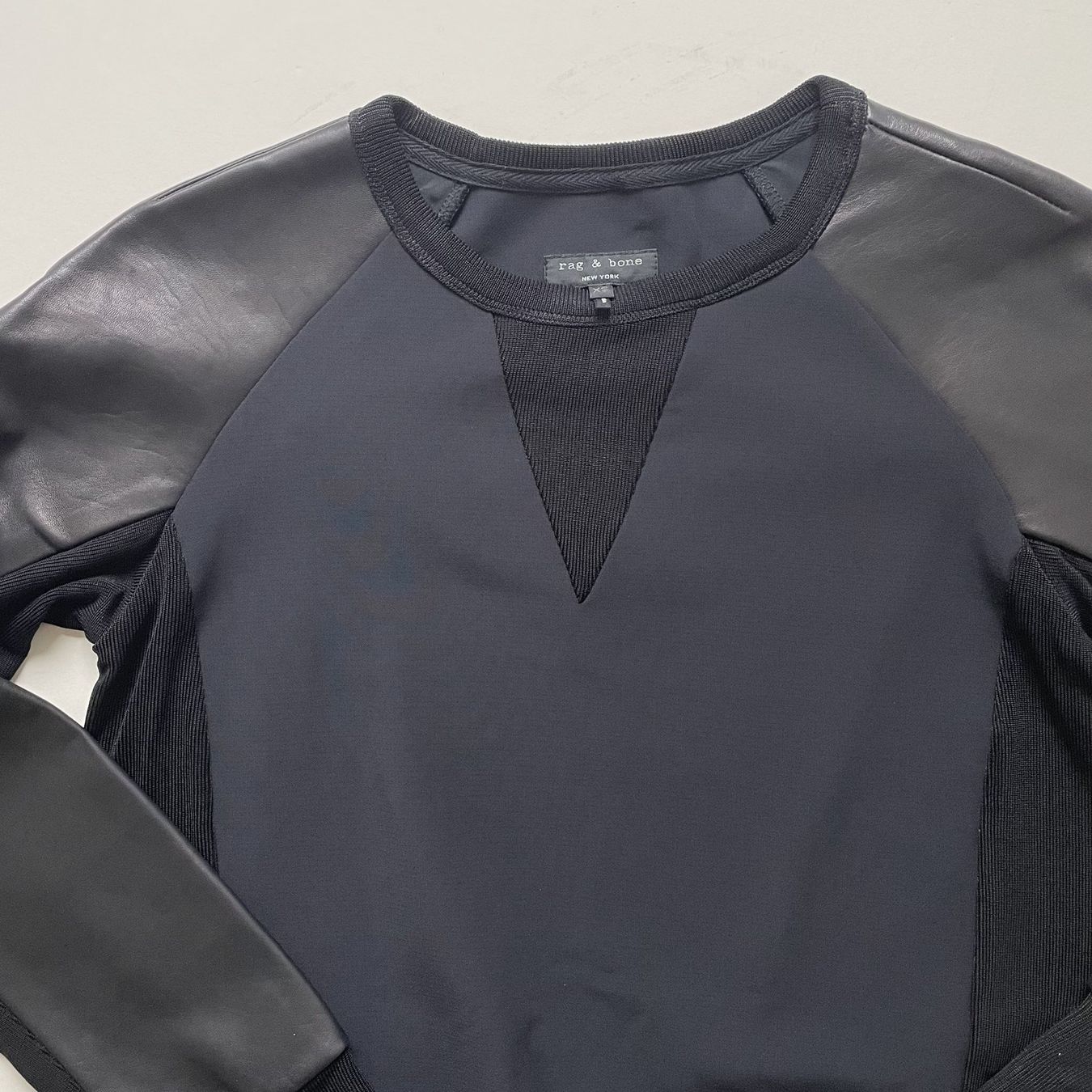 Maglioni & Felpe: Pullover rag & bone XS schwarz-anthrazit m. Leder kombiniert – Nuovo (secondo la descrizione) da Brüttisellen venduto da Buxus 3