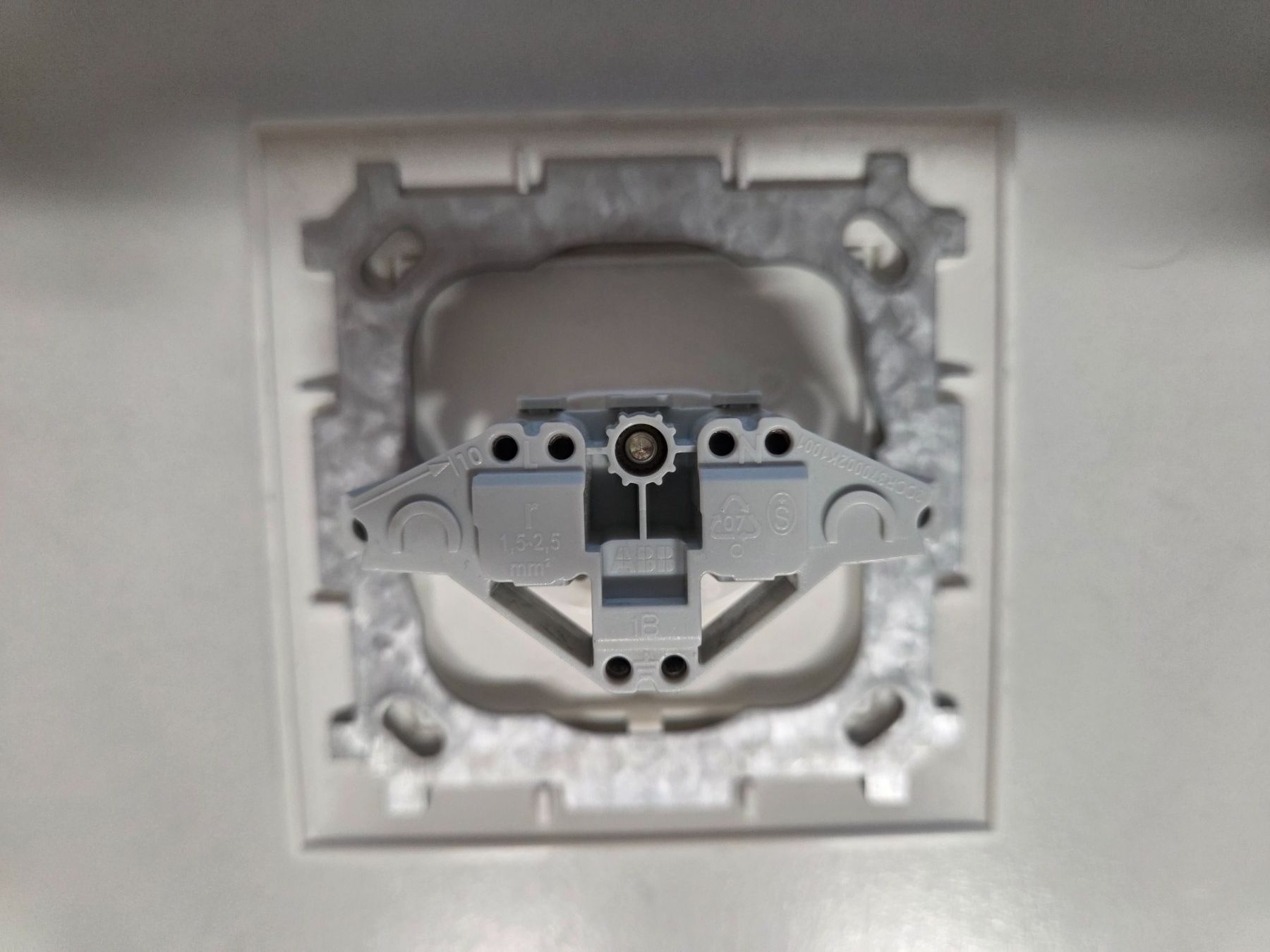 ABB Fiches d'alim.: ABB Steckdose T13 Typ13 UP – D'occasion à Zürich par eymen20 3