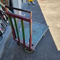 WERKSTATT-WAGEN