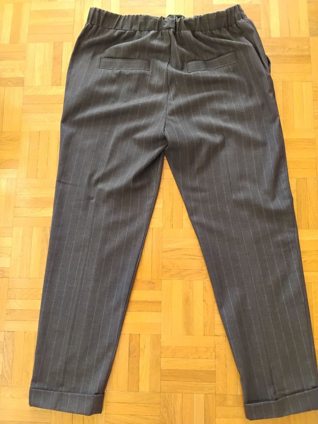 Mango Pantaloni: Pantalon gris rayé Mango - Taille L – Nuovo (secondo la descrizione) da chêne-bourg venduto da patty190 2
