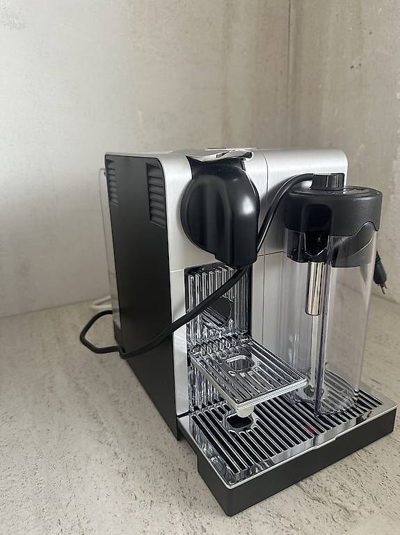 Machines à café & Machines à expresso: Nespresso Kaffeemaschine – D'occasion à Kaiseraugst par asl_c2pj 1