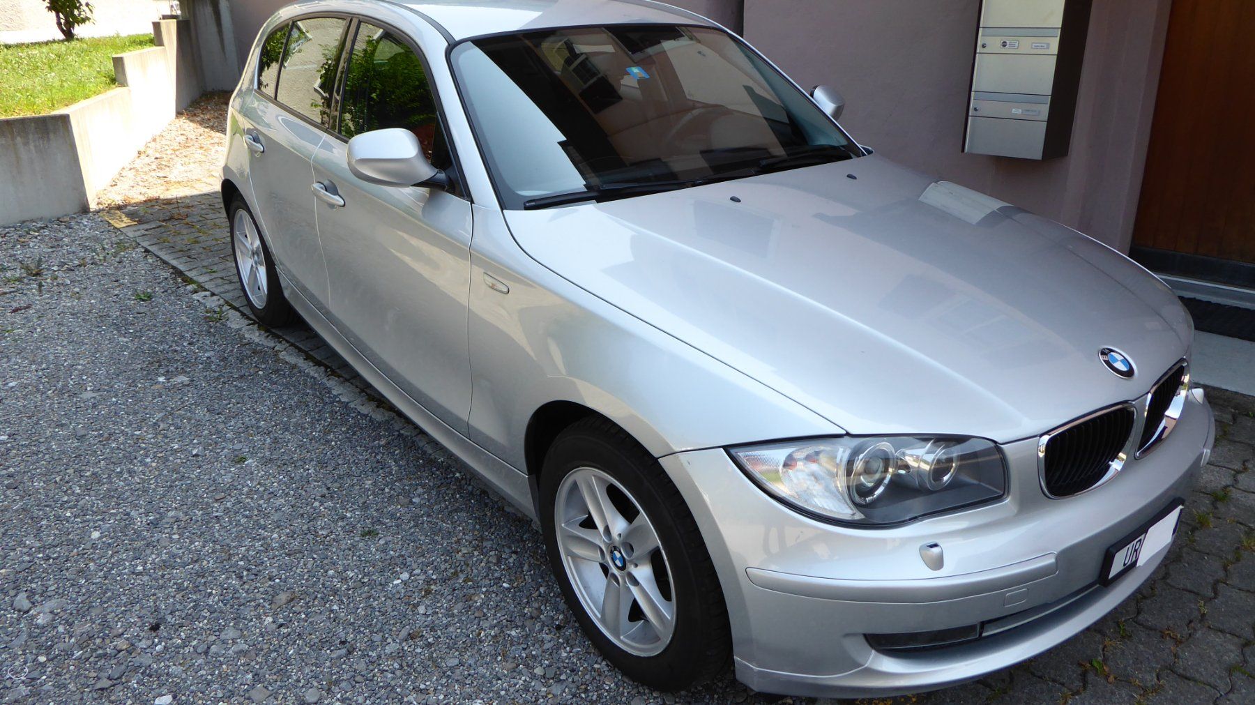 BMW Autos: BMW 118d – D'occasion à Sisikon par zander012