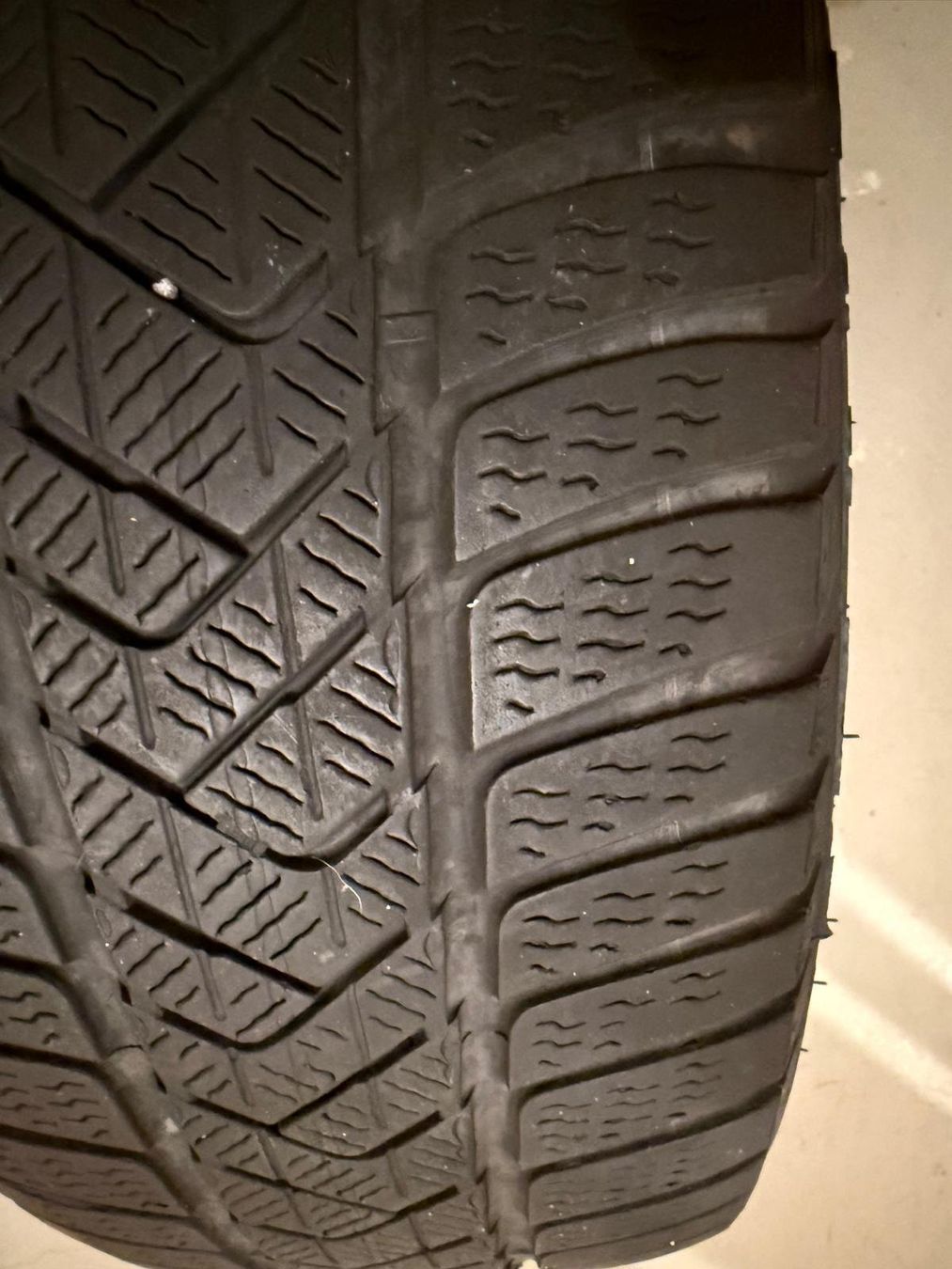 Mercedes-Benz Pneumatici & Ruote complete: Vendo set completo invernale – Usato da Zumikon venduto da Scardamaglia 4