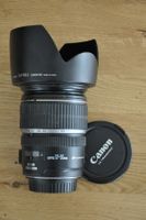 Canon EFS 17-55mm is ums Objektiv m. Sonnenschutzblen...