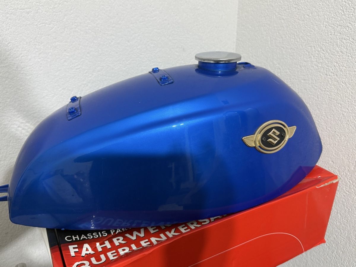 Suzuki Tutti i ricambio per moto: Suzuki T500 réservoir – Usato da Vucherens venduto da Chexbres69 1