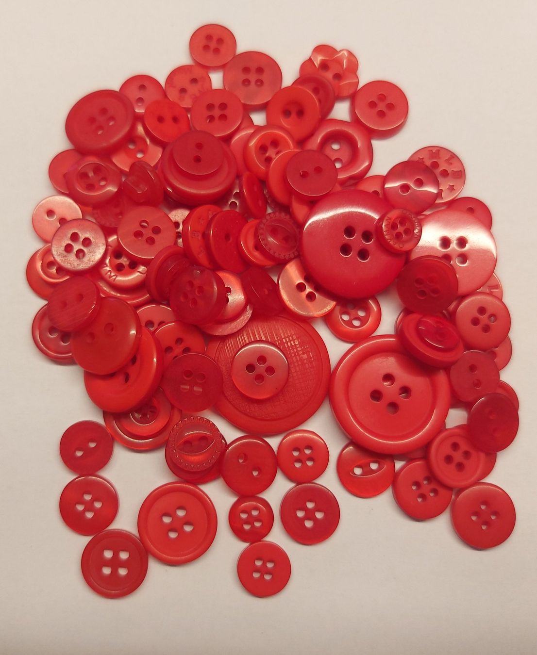 Knöpfe: 85g Knopfsammlung mix  buttons – Neu (gemäss Beschreibung) aus Langenthal von zelgaz