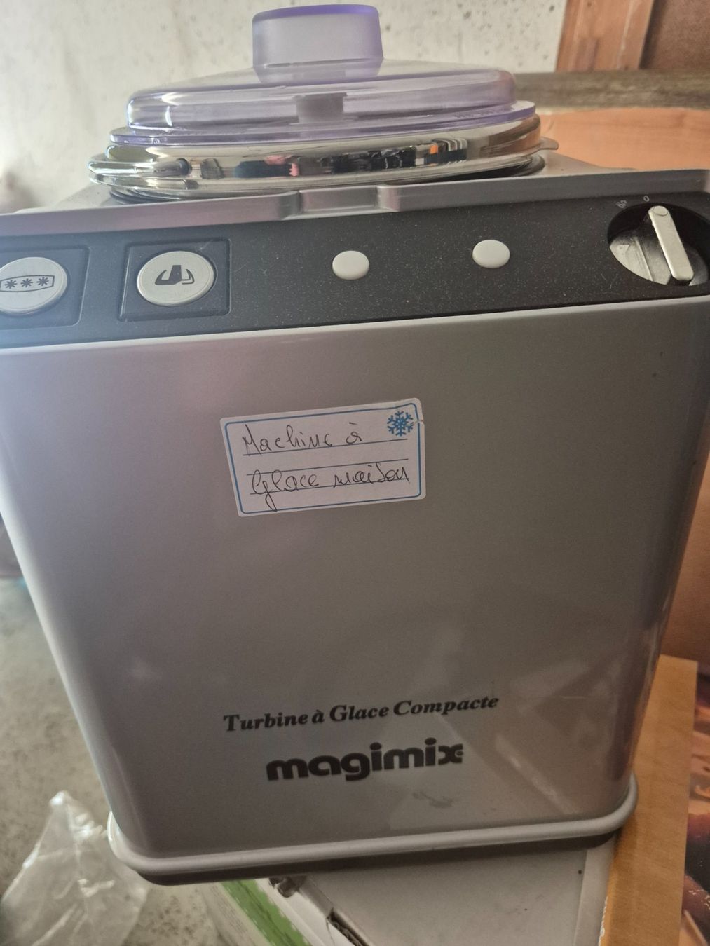 Magimix Elettrodomestici da cucina: Machine à glace Magimix Turbine à Glace Compacte. Parfait... – Usato da Essertes venduto da onezoneplay 1