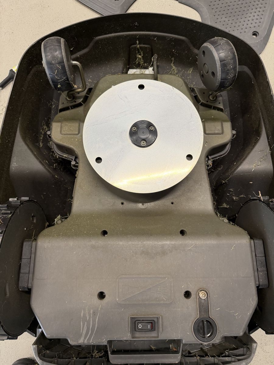 Husqvarna Tagliaerba: Rasenroboter Husqvarna AM420 – Usato da Kriens venduto da Frenchi1 3