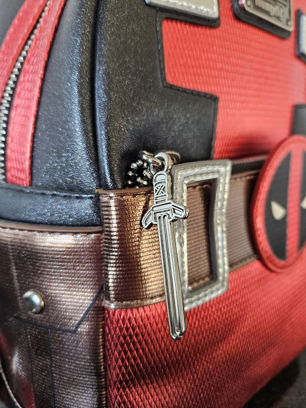 Loungefly Zaini: Loungefly Deadpool Marvel – neuf avec étiquette – Nuovo e nell'imballaggio originale da Morges venduto da Mlle_Croft_91 1