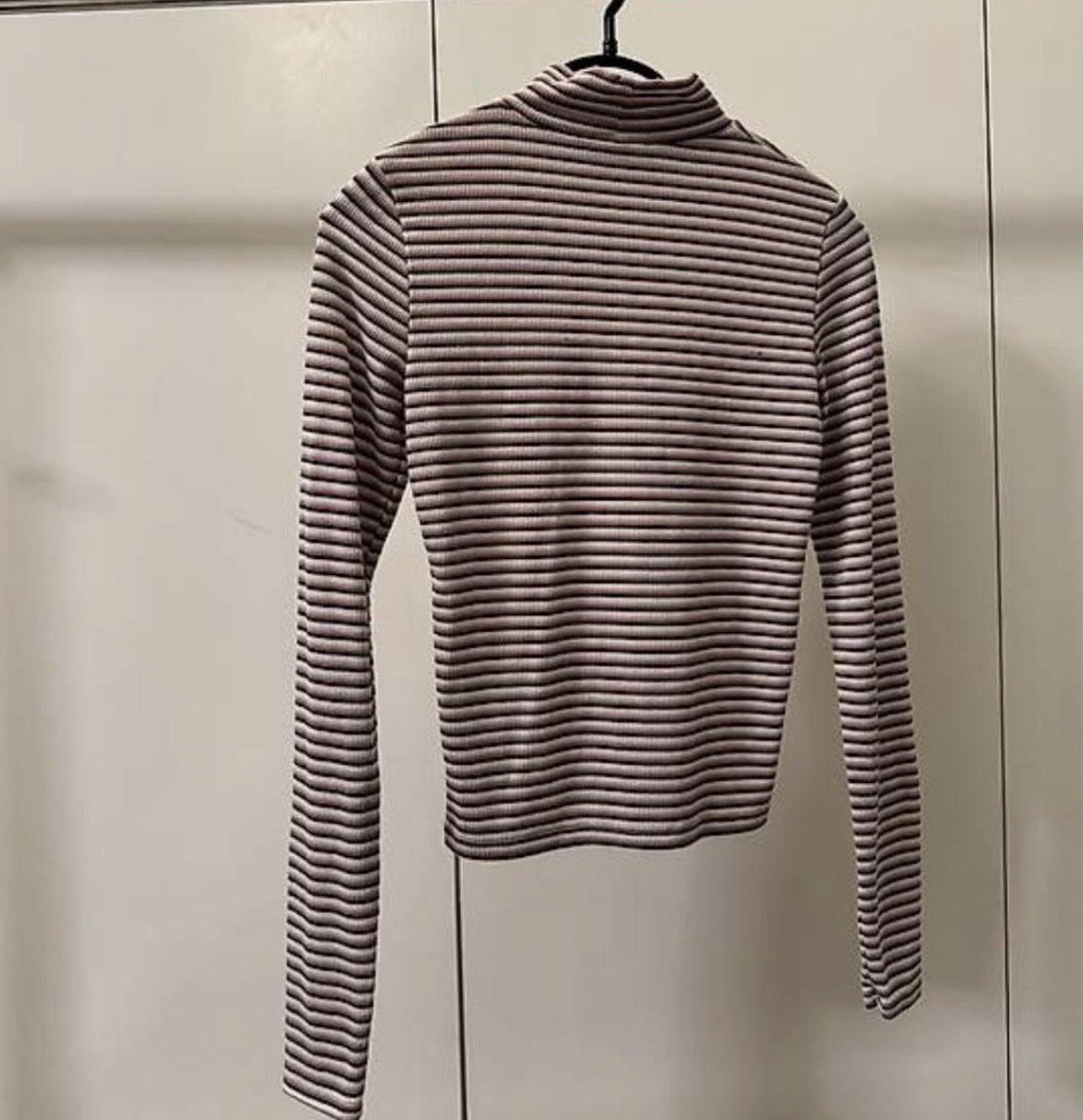 Maglioni & Felpe: STRIPED LONGSLEEVE🧸 – Usato da Dietikon venduto da athiinax 2