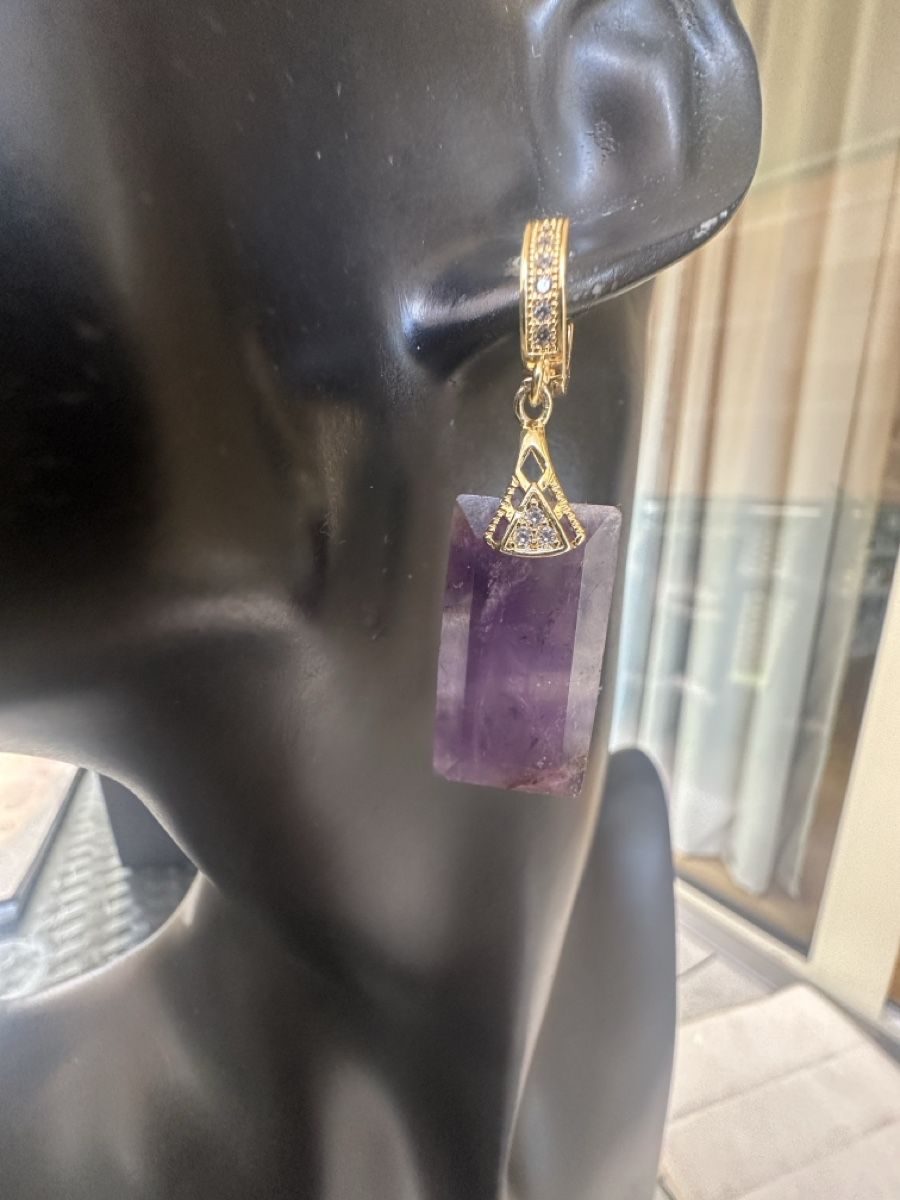 Ohrringe & -stecker: Ohrringe mit Amethyst   HANDARBEIT  – Neu und originalverpackt aus Kriens von Hortensie6