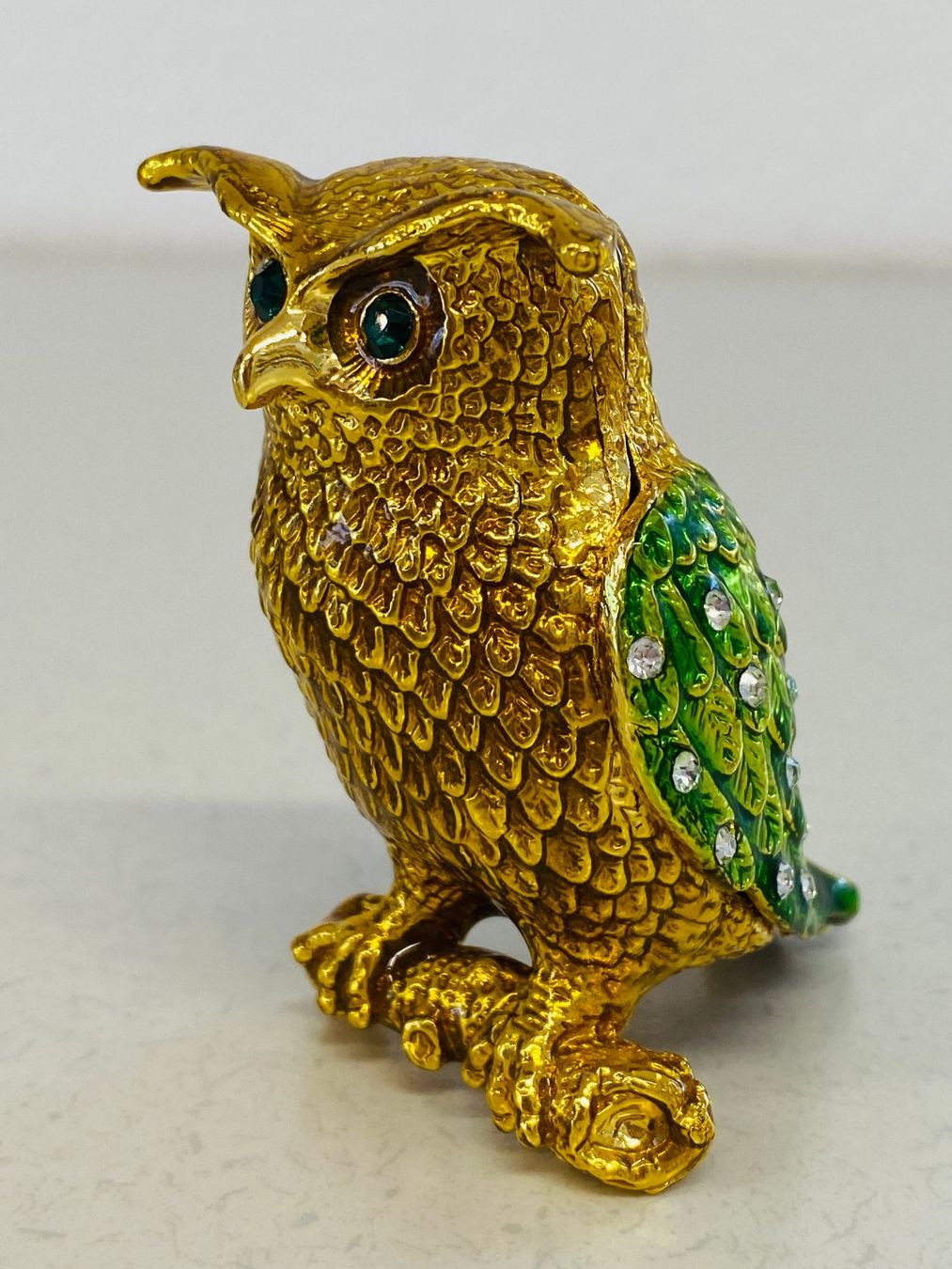 Portagioie: Kleine Schmuckdose Eule goldfarben mit Strass-Steinen – Usato da Niederhelfenschwil venduto da Chleeblatt1938
