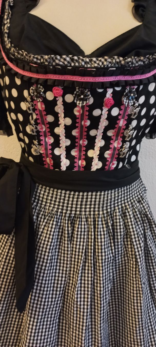 Costumi: Krüger Dirndl mit Bluse – Usato da Grüningen venduto da selinasearching 2