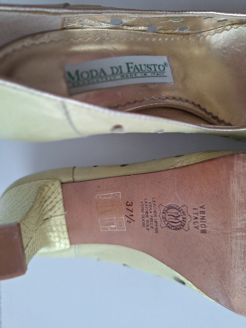 Scarpe da donna: Pumps hellgrün Grösse 37 Lochmuster  Leder – Usato da Luzern venduto da ire_rq7s 2