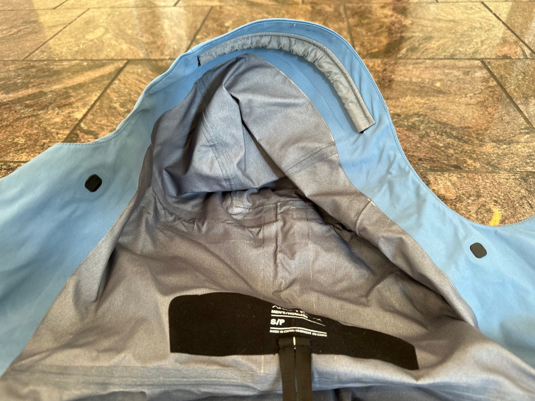 Arcteryx Giacche: Arc'teryx Alpha SV Jacket, Men's Size S | GORE-TEX Shell – Usato da Zürich venduto da jacklondon 9