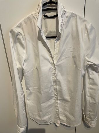 Farfalla sehr schöne Bluse Stickerei am Kragen gr 34