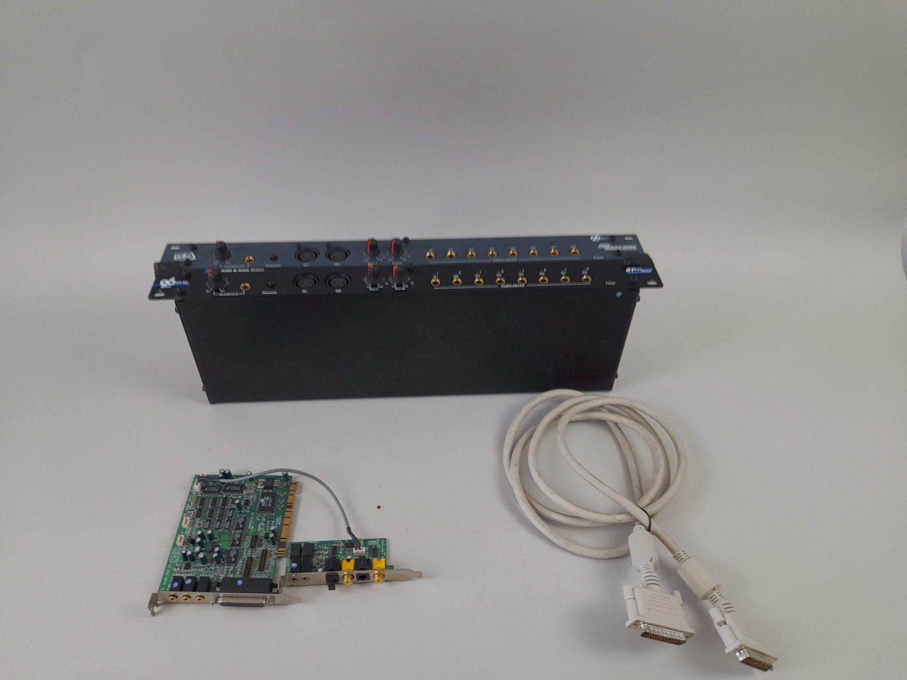 Studioequipment: STA Hoontech ADC & DAC 2000  SCAD-500A ADCD  Audio Interface – Gebraucht aus Liebefeld von Restwert_Liebefeld