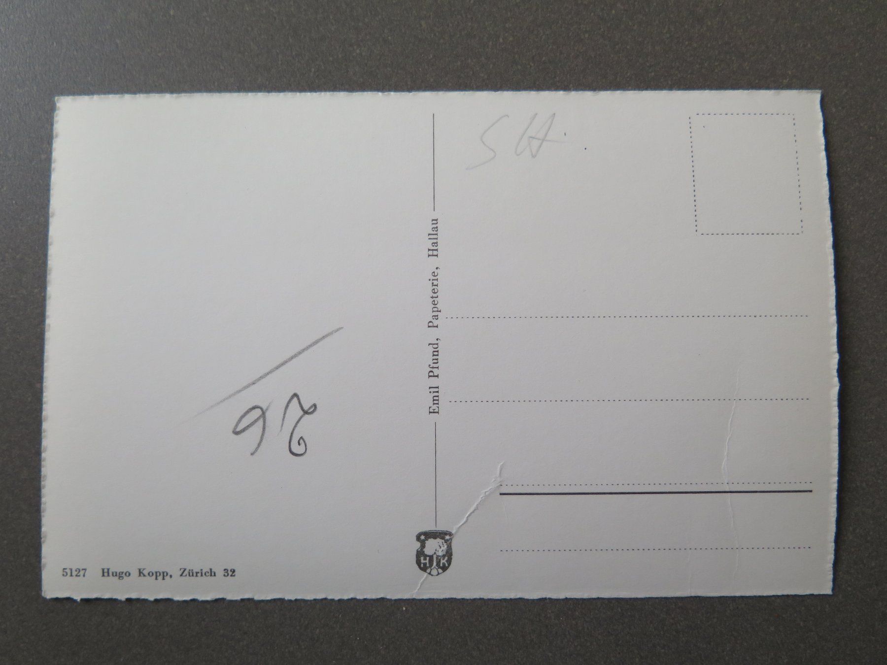 Cartoline postali: HALLAU - HOHLE GASSE MIT BERGKIRCHE – Usato da Wittenbach venduto da lipasal 1