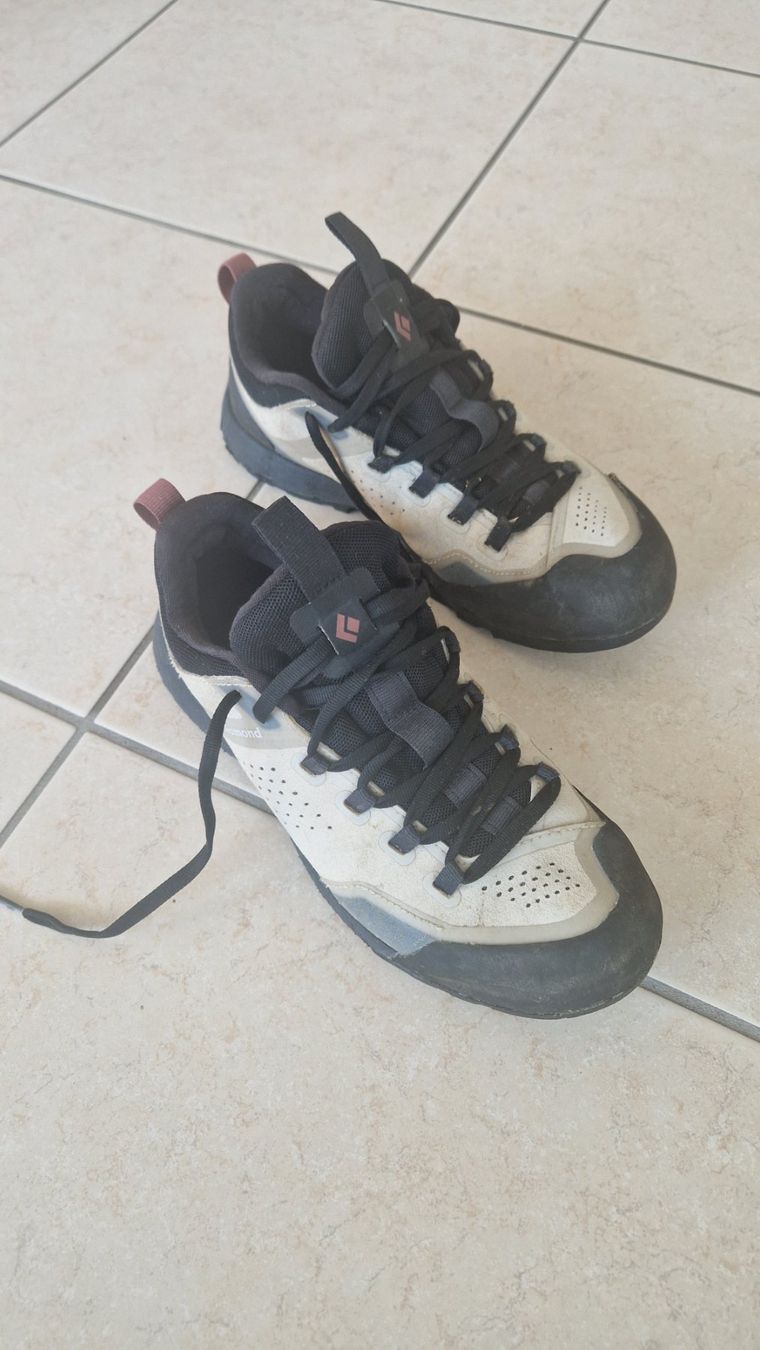 Black Diamond Scarpe da donna: Black Diamond Approach Schuhe 39 – Usato da Cormondrèche venduto da ohawa