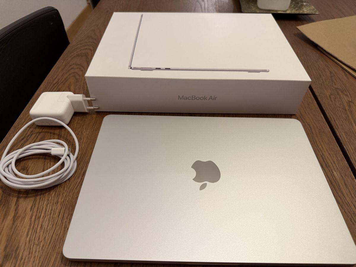 Apple Notebooks: Apple MacBook Air 2025 avec puce M4 – Neu (gemäss Beschreibung) aus Grand-Lancy von ARBERTT