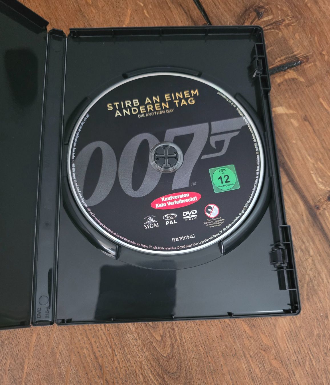 Tous les DVDs: 4x DVD James Bond – D'occasion à Alpnach Dorf par ben_zb29 5