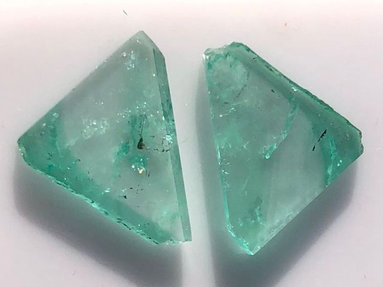 Pietre preziose: 2 SMARAGD Kristall Scheiben sym.   17.6cts   Ural / Sibirien – Nuovo (secondo la descrizione) da Thun venduto da klarstein