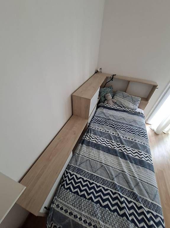 Conforama Lits: Cadre de lit avec rangement – D'occasion à Lonay par ami_896q