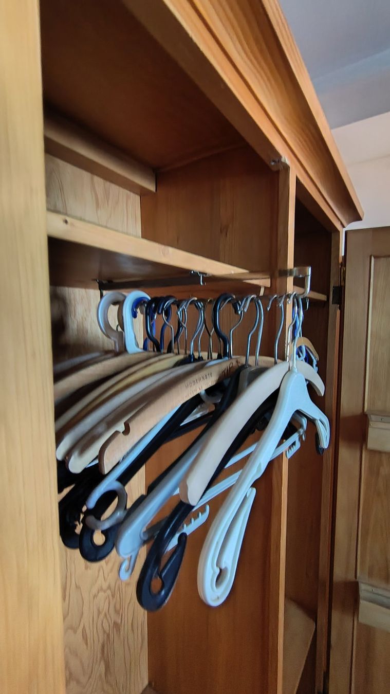 Armadi: Schrank – Usato da Reinach BL venduto da niclaiss 3