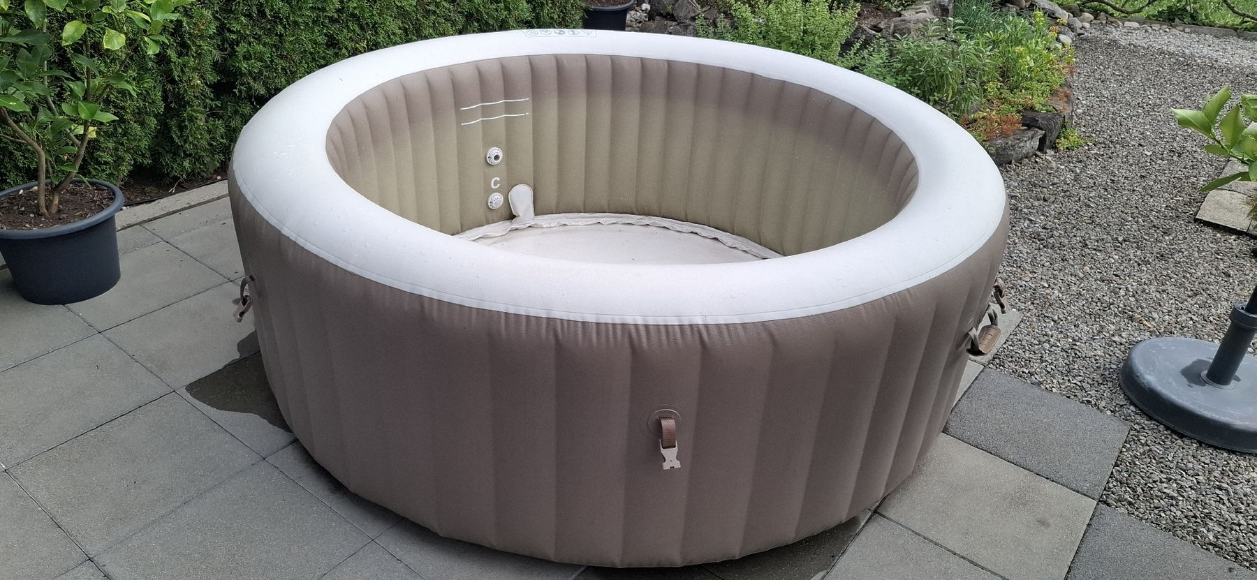Bains à remous: INTEX Pure Spa, aufblasbarer Whirlpool – Défectueux à Emmen par Tigerlady 4