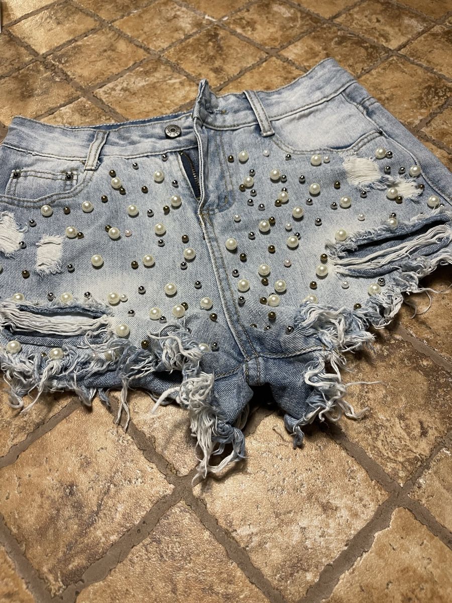 Jeans: Shorts jeans con perle e strappi-S/M – Nuovo (secondo la descrizione) da Gordevio venduto da LanaZimm 3