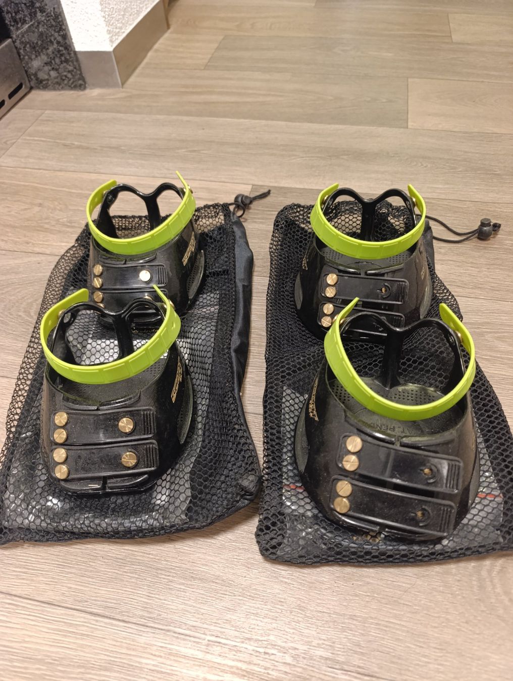 Scarpe per cavalli: Hufschuhe Scoot Boot Pferd, Grösse 0 & 1 – Nuovo (secondo la descrizione) da Eisten venduto da fur_5m8q