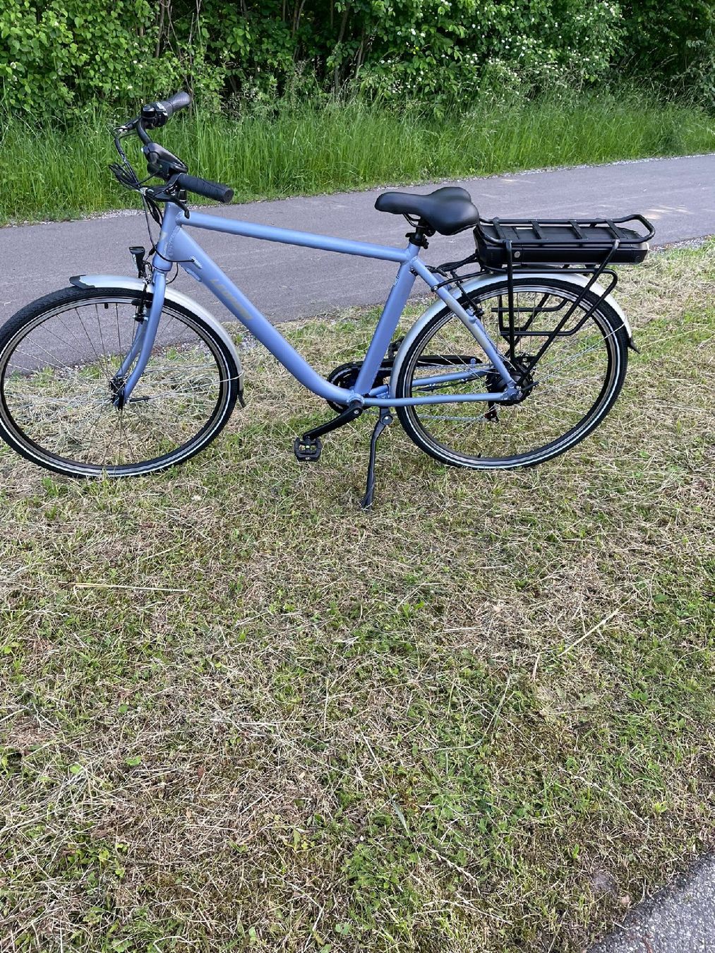 Leopard Biciclette: Leopard E-Bike Easy Man 28, 52 cm, cloud blue neuwertig – Nuovo (secondo la descrizione) da Sirnach venduto da agm_mv57 1