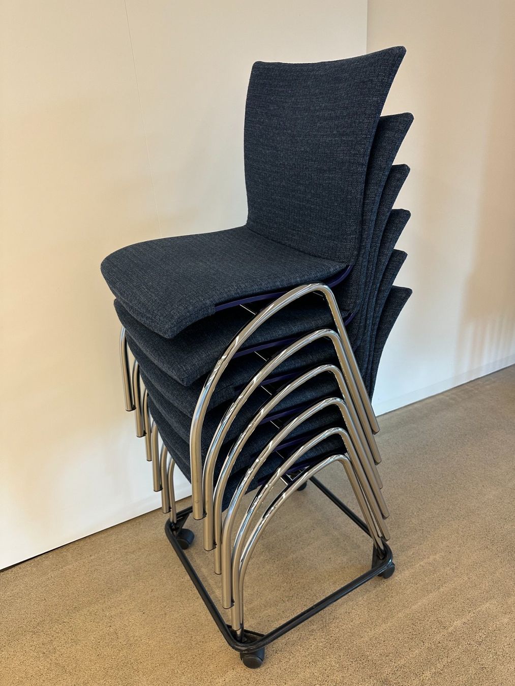Chaises: Stühle von Sattlerei gepolstert – D'occasion à Aarau par vio_lrn7