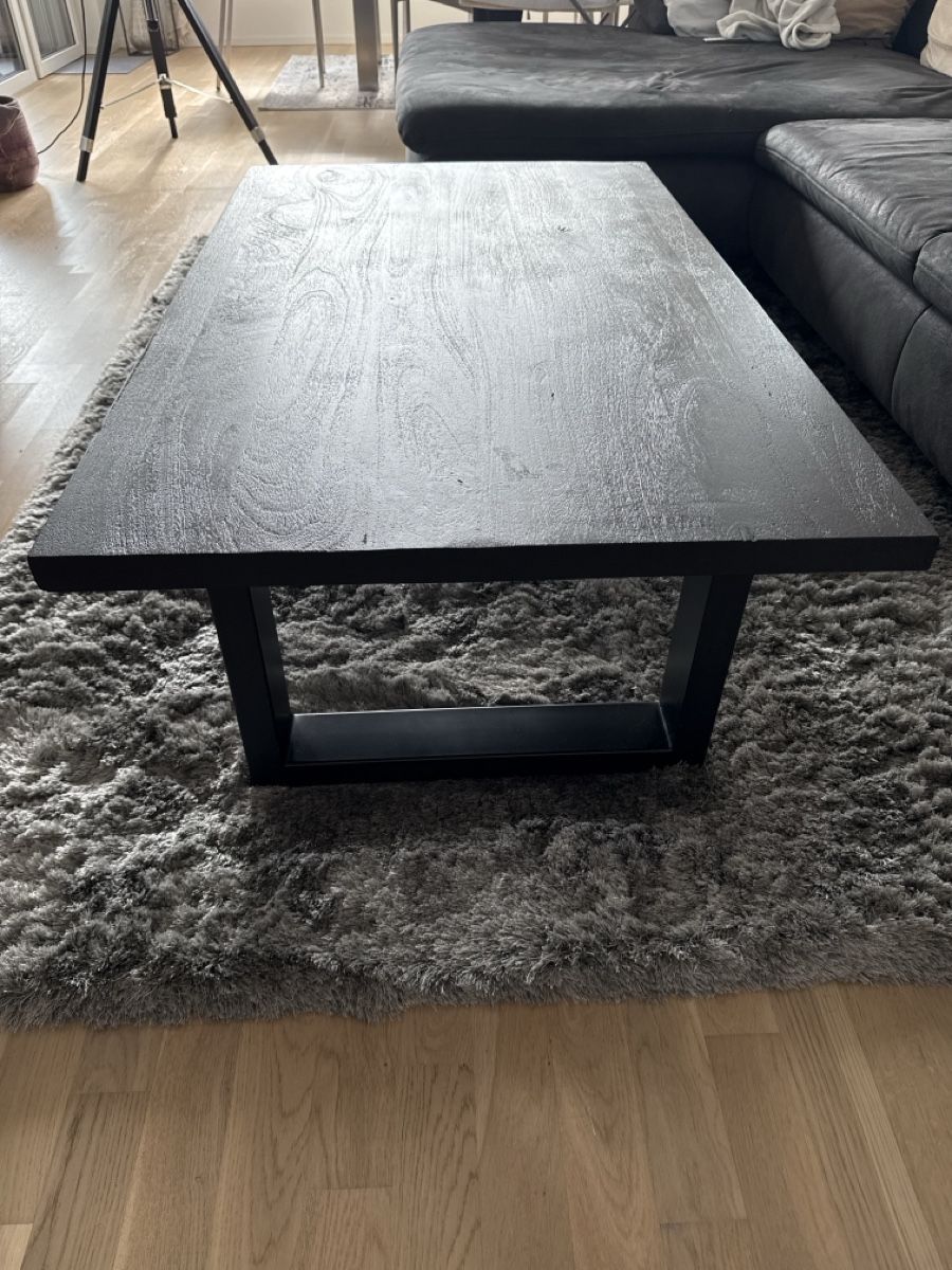 Tables: Mangoholz Couch-Tisch – D'occasion à Wiesendangen par FPV-Racer 1