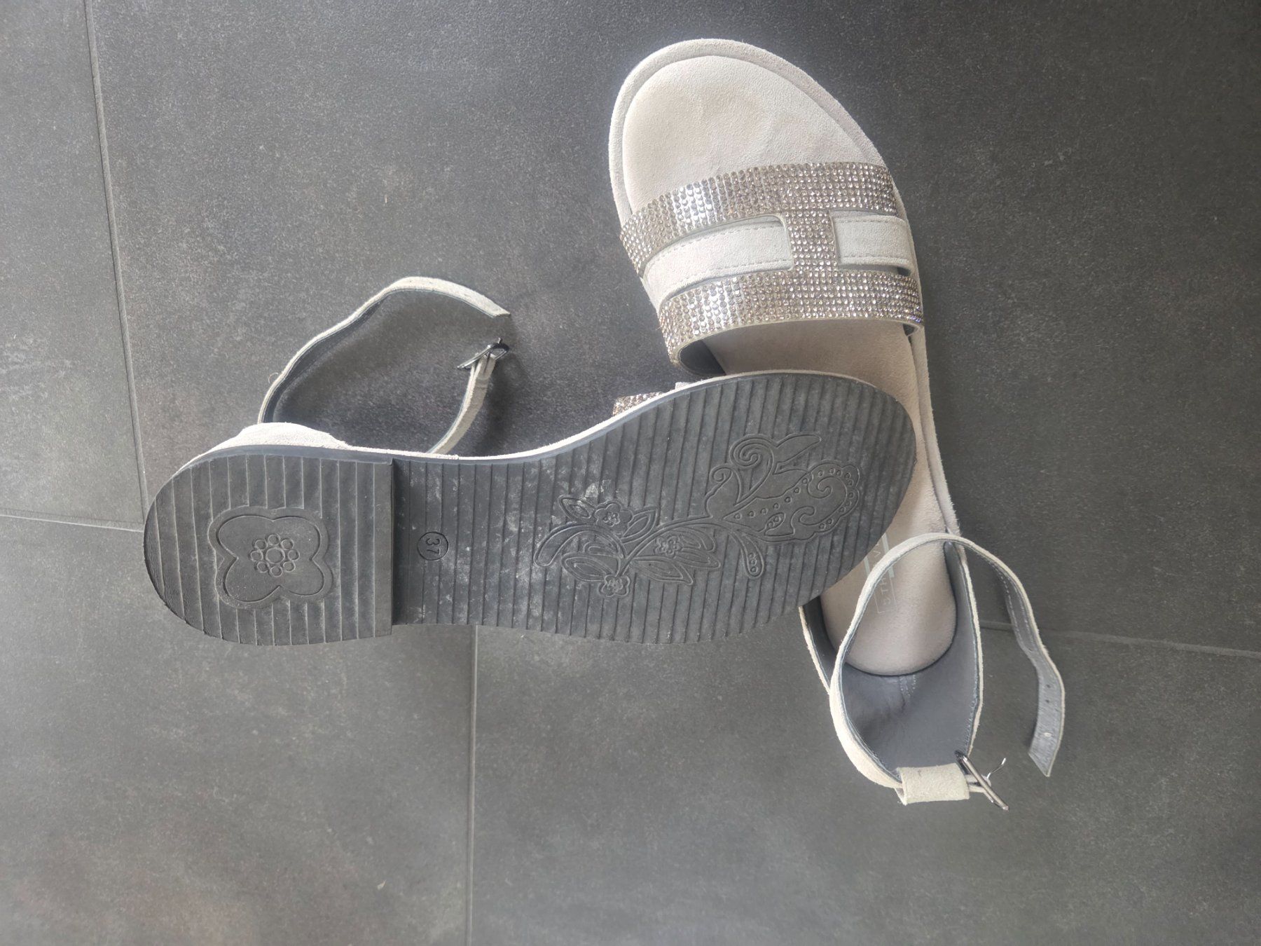 Scarpe da donna: Sandalen Gr.37 – Usato da Sursee venduto da Ventiduese 1