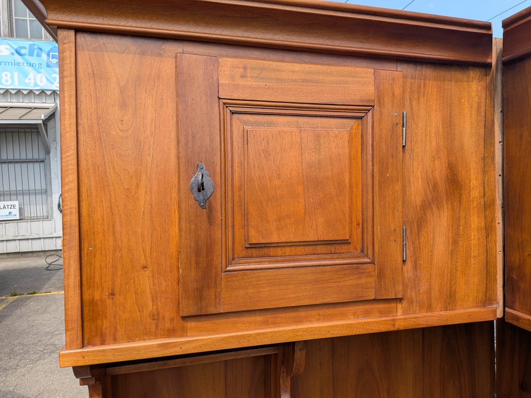 Credenze: Antikes Massivholz Eckbuffef - Ref. 07/30 – Usato da Au ZH venduto da BrockiAu 5