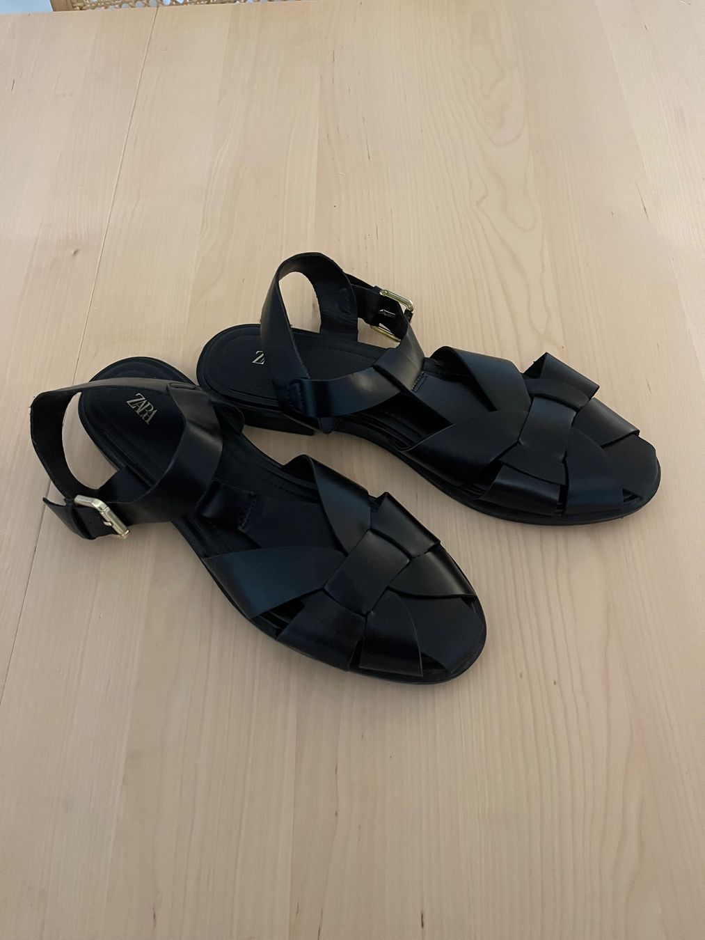Zara Scarpe da uomo: Zara Sandalen Gr. 40 ab 1.-!!!! – Nuovo (secondo la descrizione) da Olten venduto da alex.wardl
