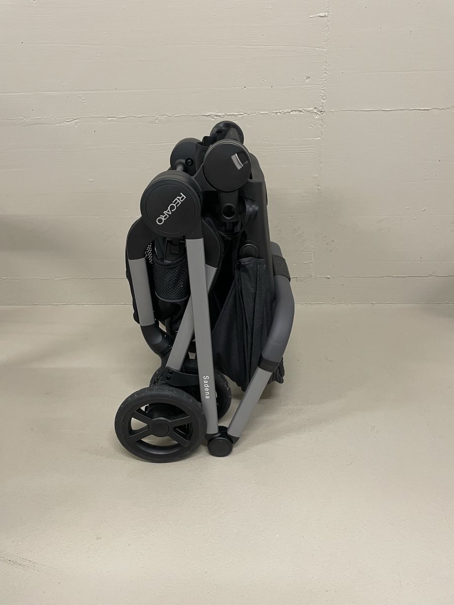 Recaro Kinderwagen: Kinderwagen, Kindersitz mit babyschale set  – Neu (gemäss Beschreibung) aus Niederlenz von Plusia 8