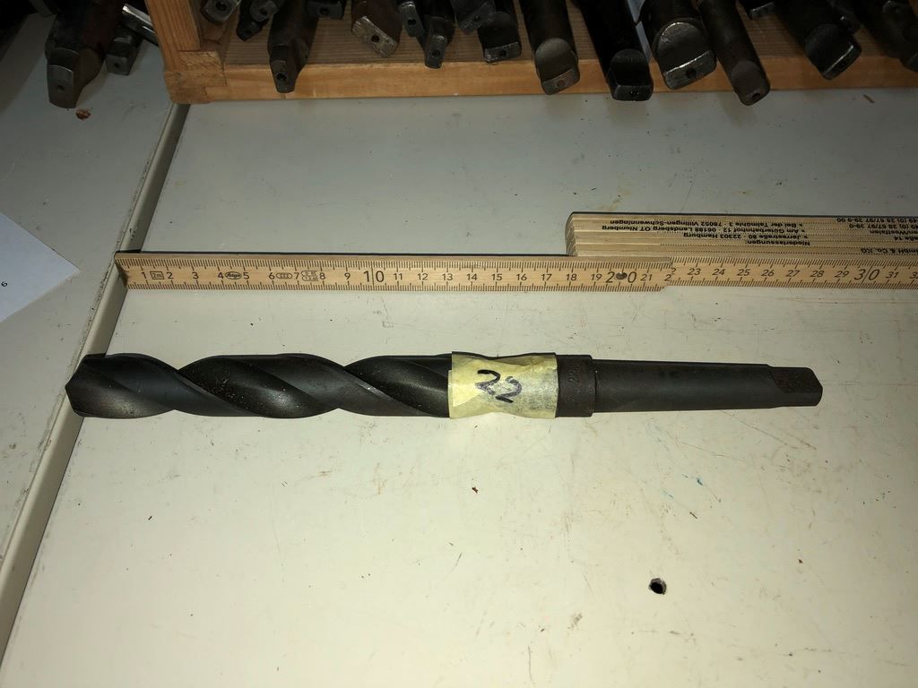 Tutti gli attrezzi: Spiralbohrer mit Morsekonus - 22mm – Usato da Winterthur venduto da Aristide13