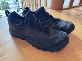 Salomon Gore-Tex Wanderschuhe in Schwarz Grösse 46 2/3
