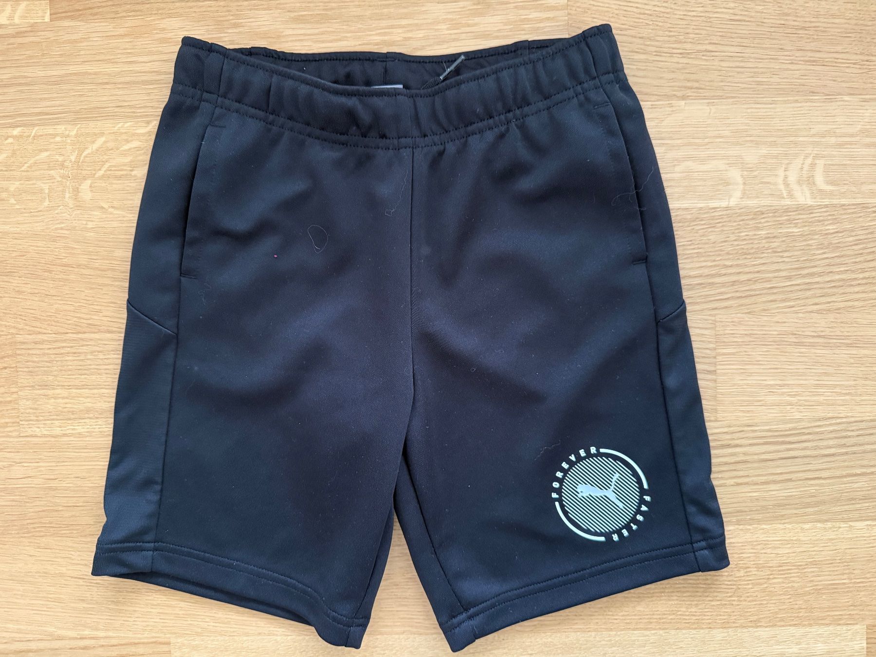Puma Pantaloni: Schwarze Sporthose, Puma, Gr 128 – Usato da Hünibach venduto da rotestandem01