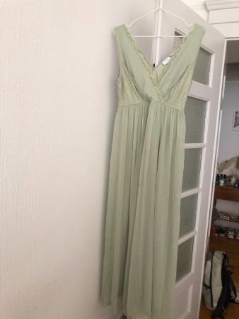 schönes Abendkleid von Vila in Grösse 40