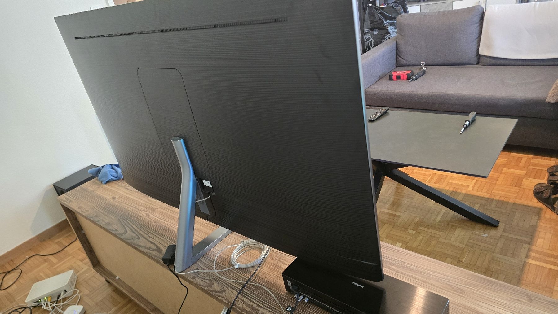 Samsung Televisori: SAMSUNG TV 55" QLED 4K UHD – Usato da Wädenswil venduto da Carlos.R. 4