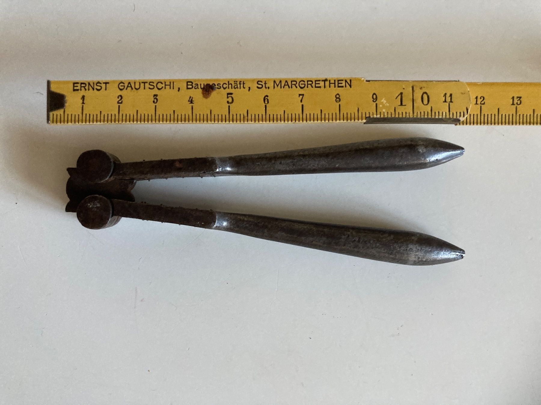 Küchengeräte: Alter Nussknacker aus Metall – Gebraucht aus Zürich von Chaeffeler 5